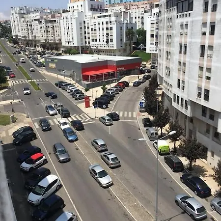 A Lovely 2 Bedroom Near Sintra Apartment