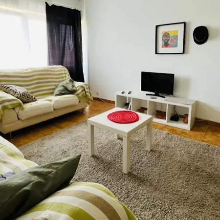 A Lovely 2 Bedroom Near Sintra Daire